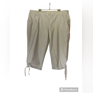 Izod women’s capris